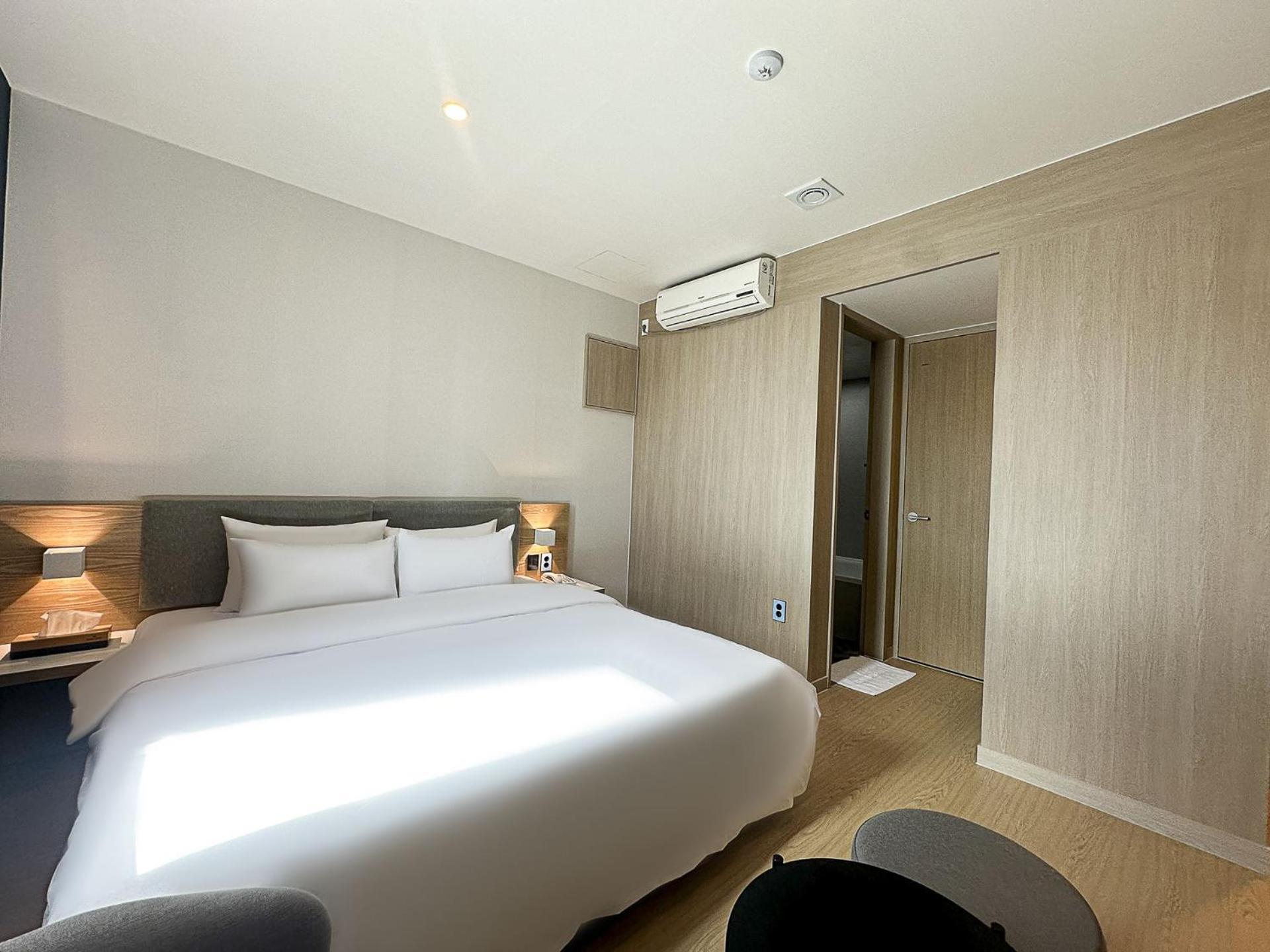 Hound Hotel Changwon Eksteriør bilde