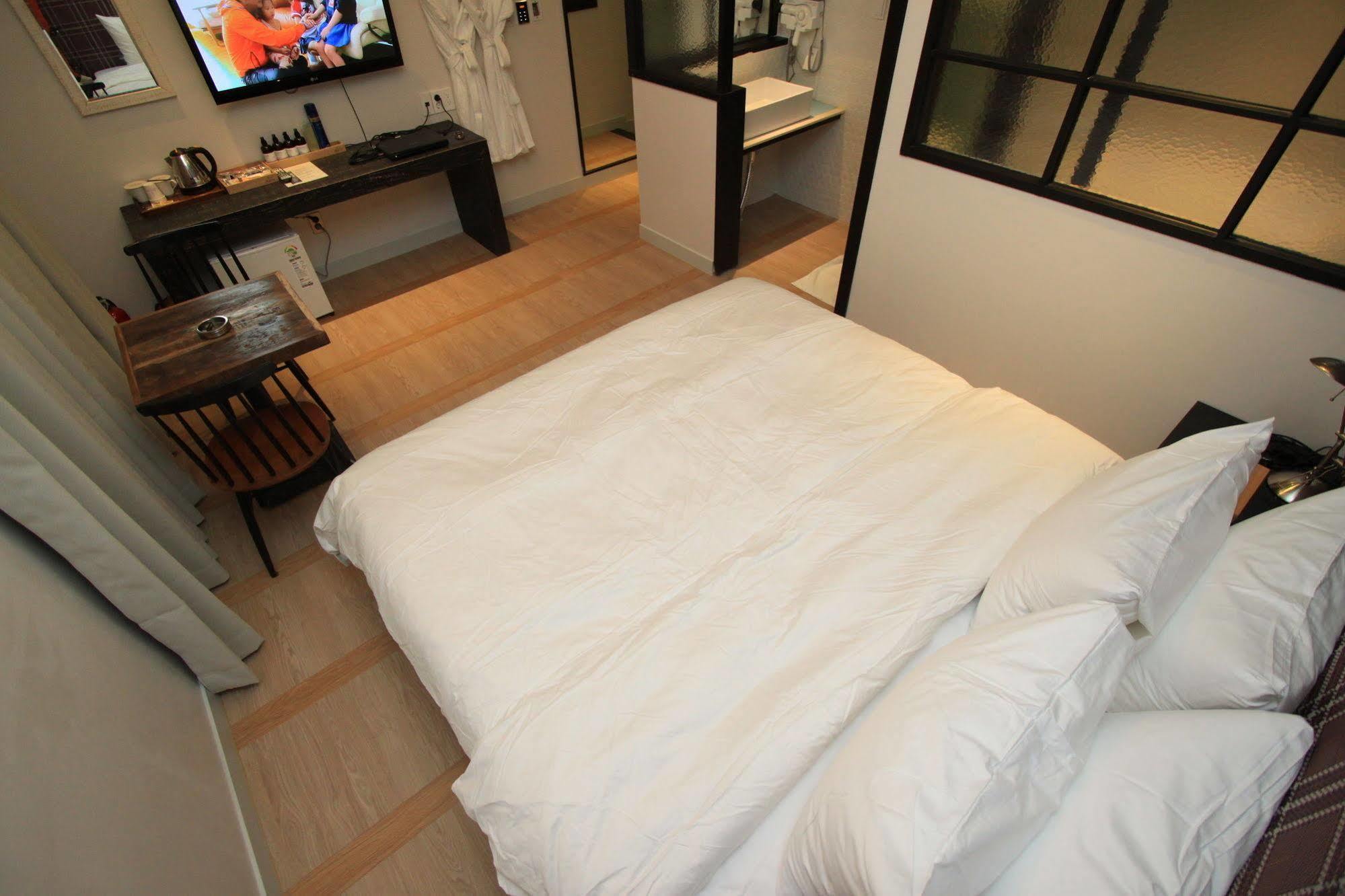 Hound Hotel Changwon Eksteriør bilde