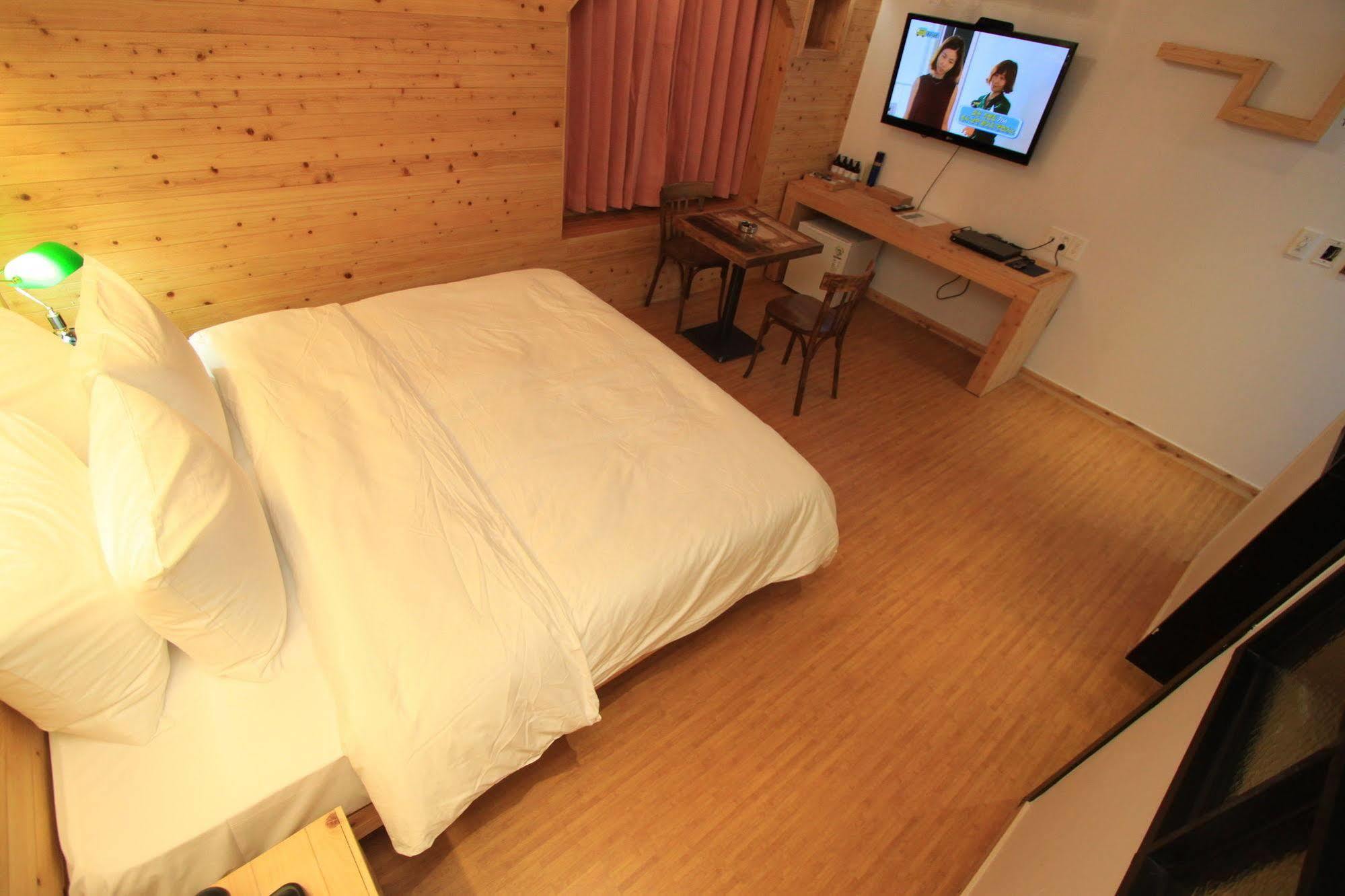 Hound Hotel Changwon Eksteriør bilde